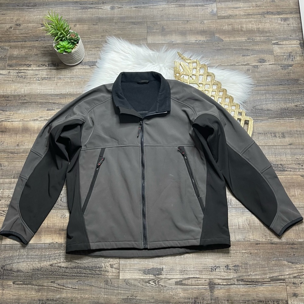 Roundtree & Yorke Outdoors Jacket